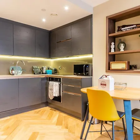 24 Hudson Quarter Apartment